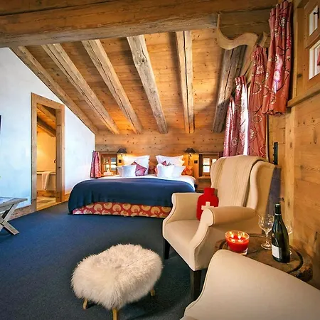 Luxurious In - Your Perfect Mountain Retreat Chalet